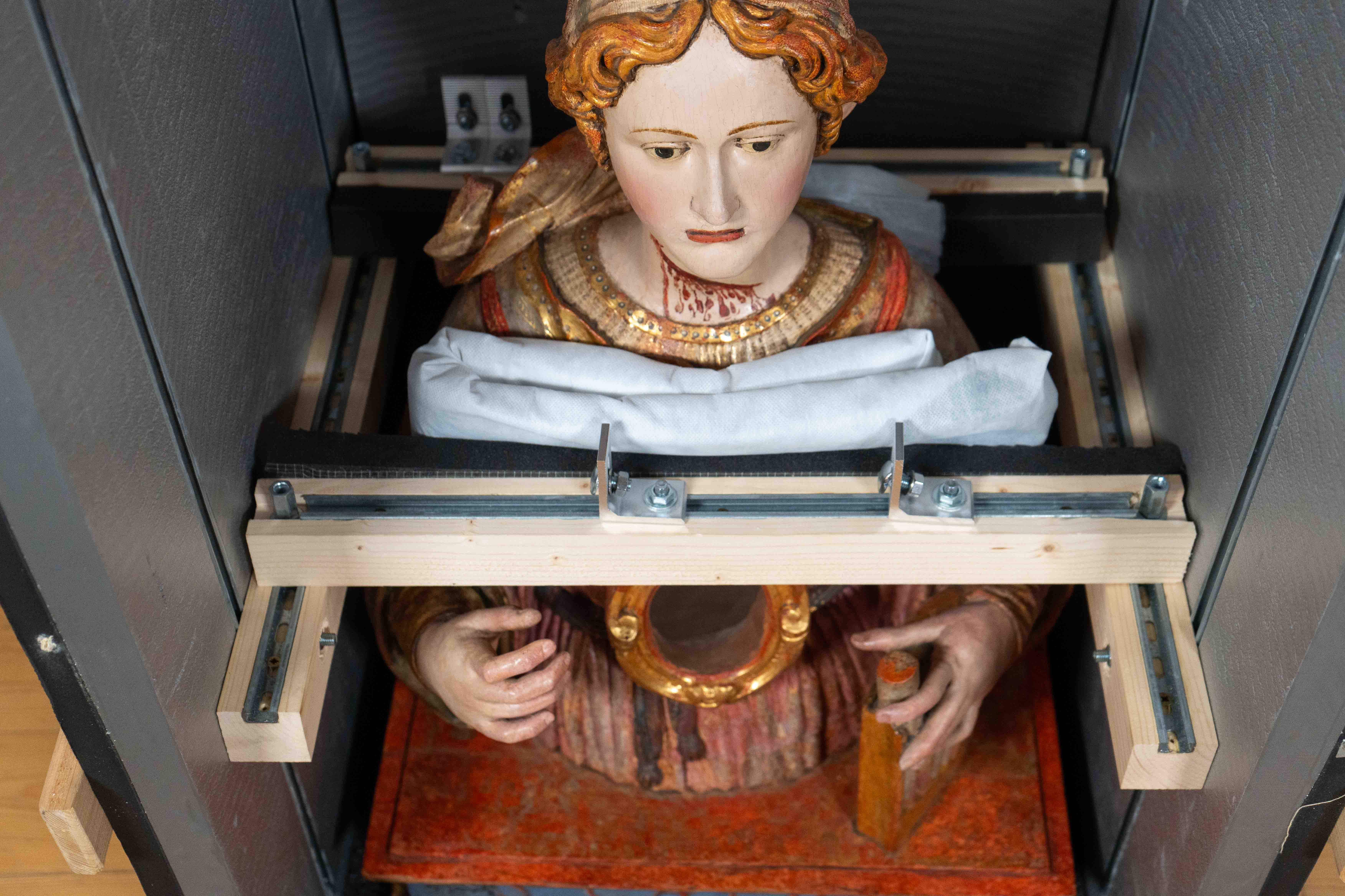 La Universidad de Sevilla impulsa la conservación de su patrimonio en la exposición Pluriversal - Imagen de la noticia 6