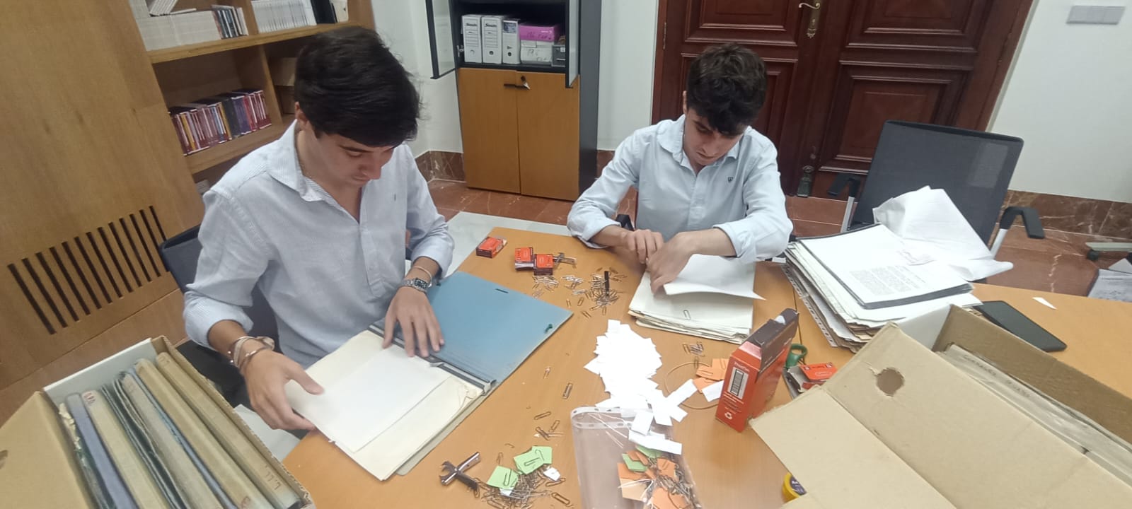 La Universidad de Sevilla impulsa la conservación preventiva del Fondo José Luis Tejada - Imagen de la noticia 2
