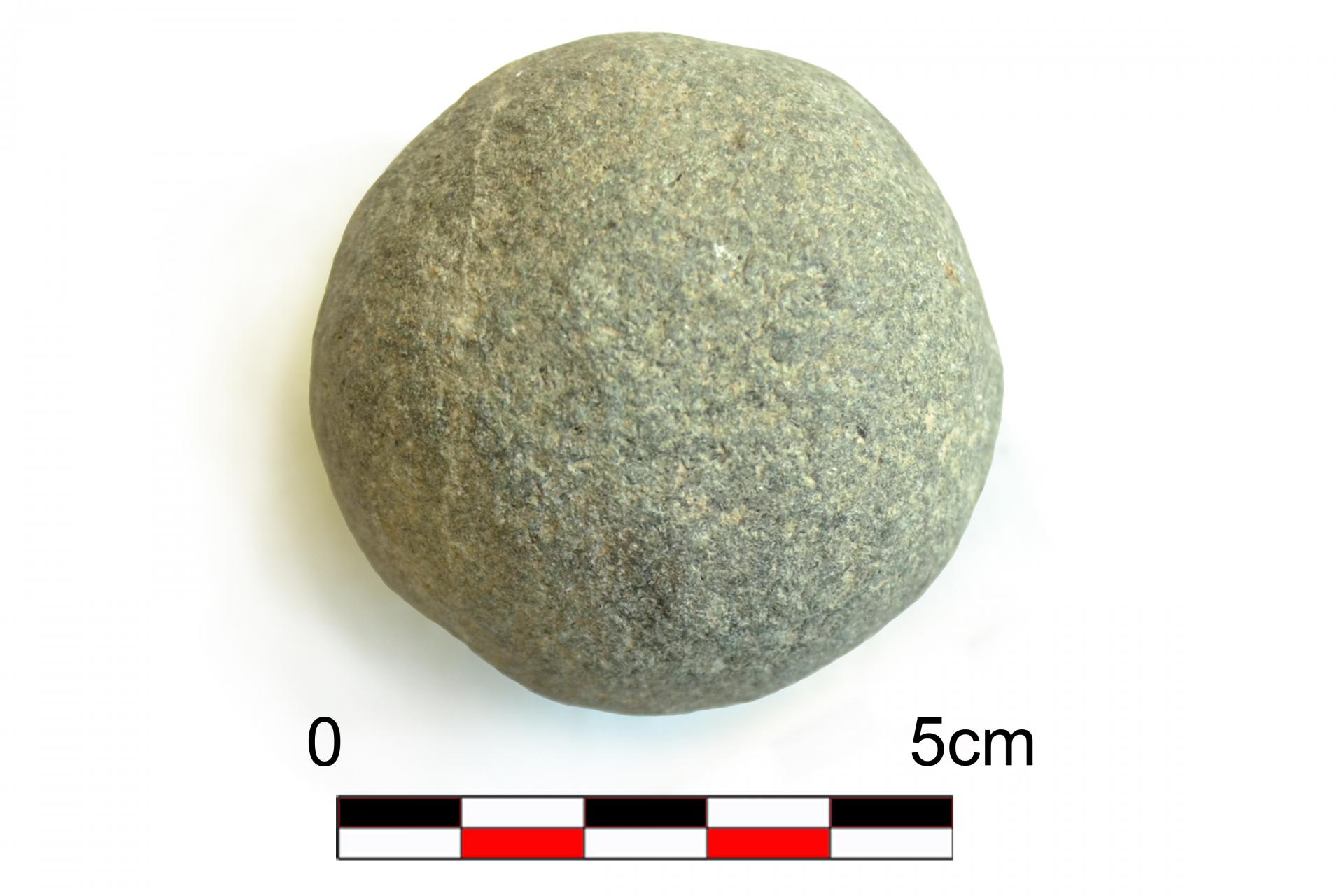 Proyectil esférico de piedra